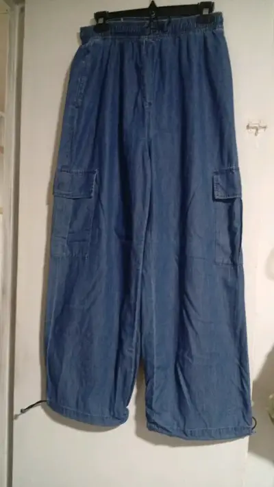 Pantalones cargo de mezclilla azul - miniatura 3