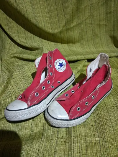Zapatillas Converse y Adidas usadas en buen estado - miniatura 5