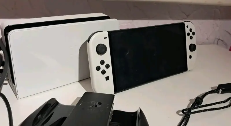 Consola Nintendo Switch OLED blanca - 3