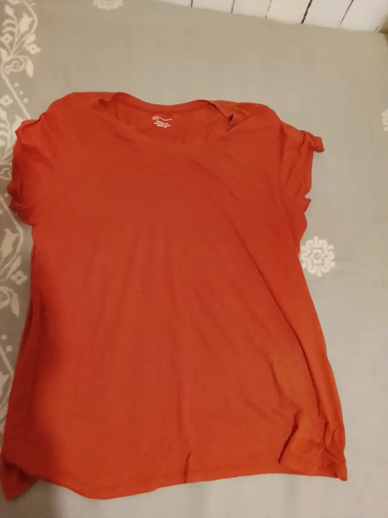 Polera roja de algodón para mujer