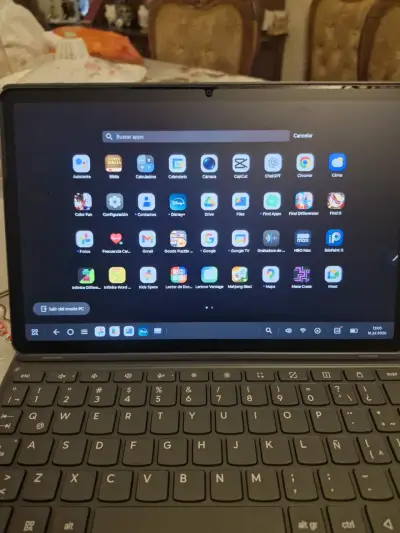 Tablet Lenovo con teclado desmontable - miniatura 1