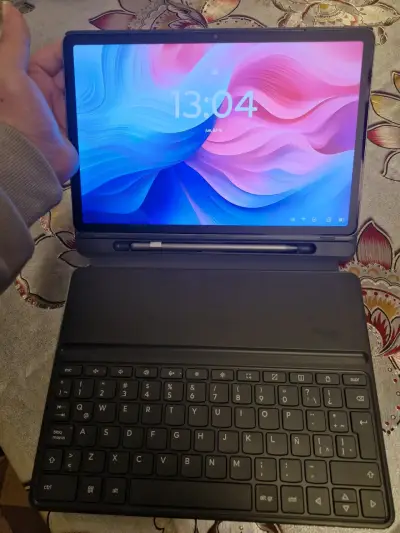 Tablet Lenovo con teclado desmontable - miniatura 3