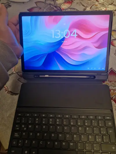 Tablet Lenovo con teclado desmontable - miniatura 4