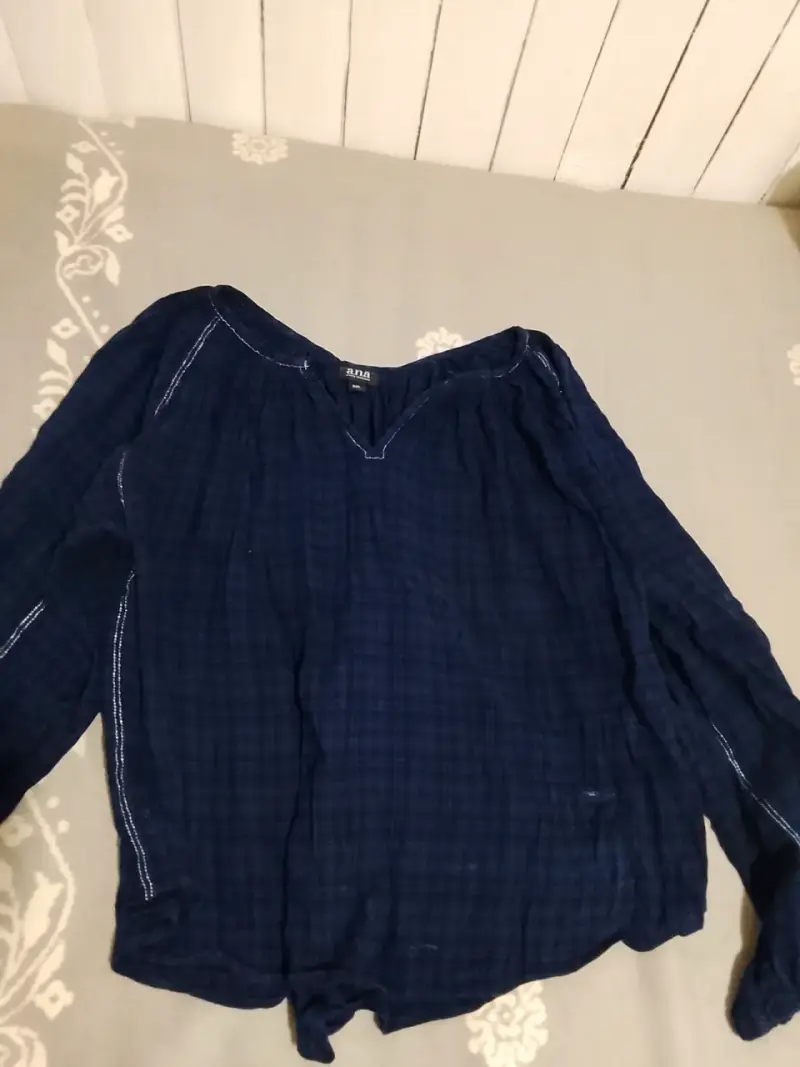 Blusa azul marino de manga larga Anna