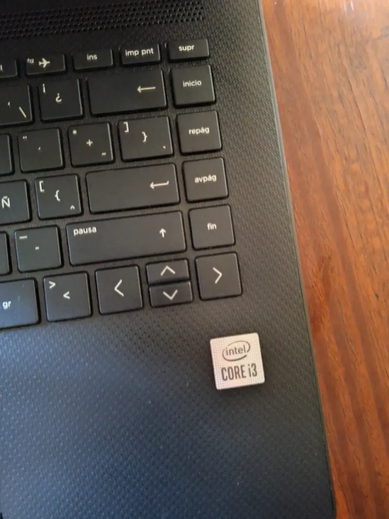 Laptop HP negra en buen estado - 3