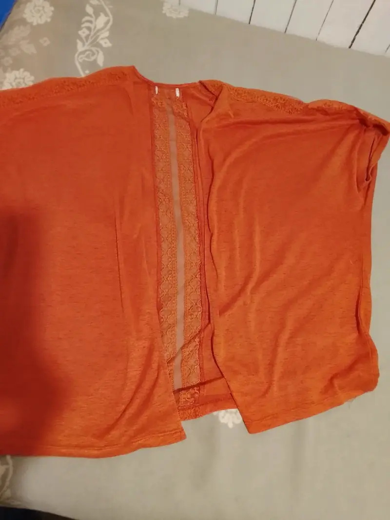 Chaleco abierto naranja con encaje