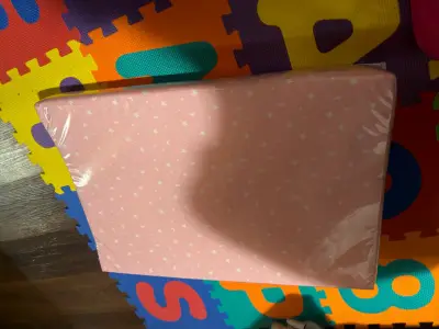 Mudador de bebé rosa con estrellas - miniatura 2