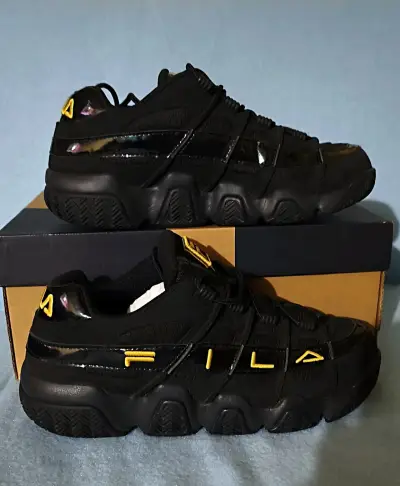 Zapatillas Fila negras deportivas unisex - miniatura 1