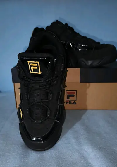 Zapatillas Fila negras deportivas unisex - miniatura 2