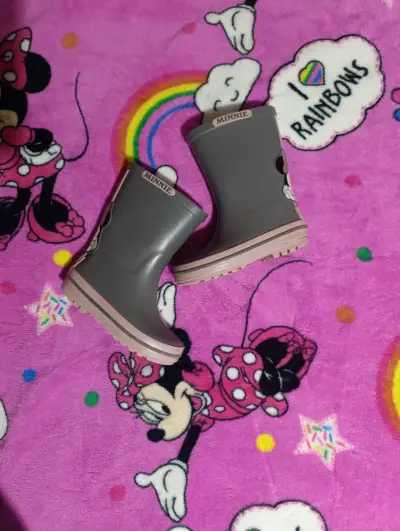 Botas de lluvia Minnie Mouse para niños - miniatura 1