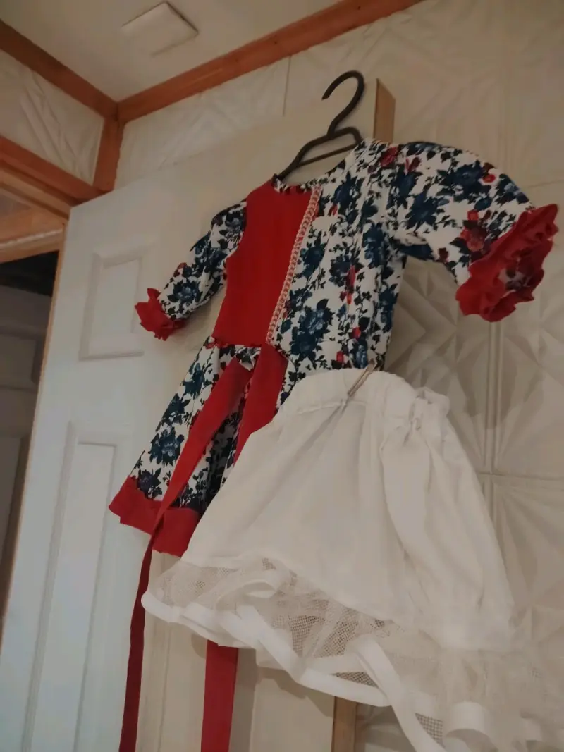 Vestido para fiestas patrias con falso - 2