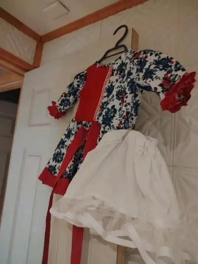Vestido para fiestas patrias con falso - miniatura 2