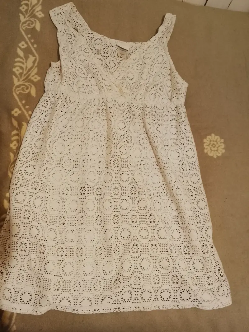 Vestido blanco de encaje sin mangas