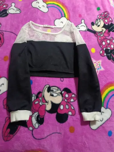 Crop top Shein negro con malla - miniatura 1