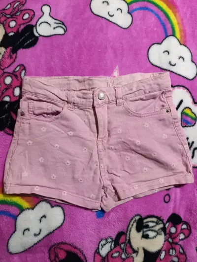 Shorts rosados de mezclilla para niña - miniatura 1