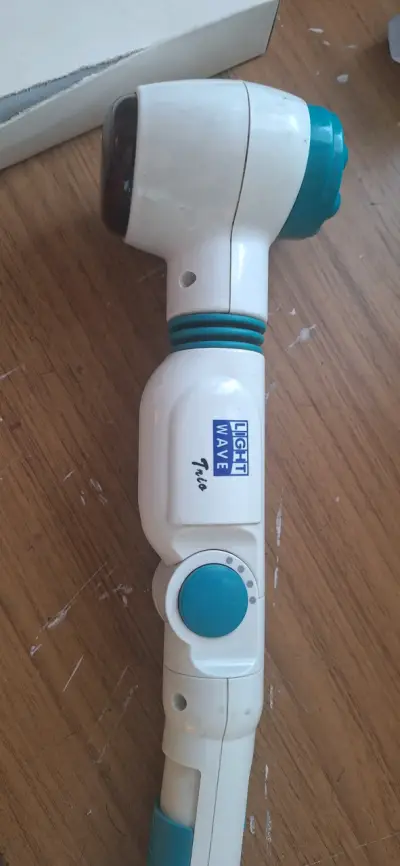 Masajeador eléctrico Light Wave Trio con accesorios - miniatura 2