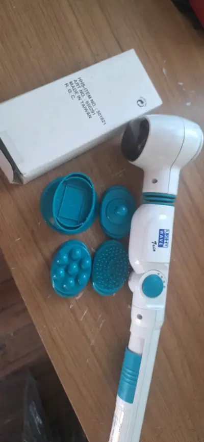 Masajeador eléctrico Light Wave Trio con accesorios - miniatura 3