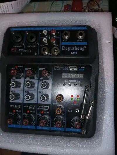 Mezclador de audio Depusheng U4 con USB - miniatura 1