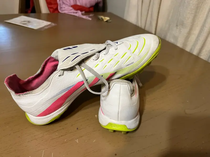 Zapatillas de fútbol Adidas Predator blancas - 1