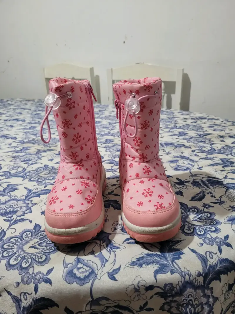 Botas infantiles rosas con copos - 1
