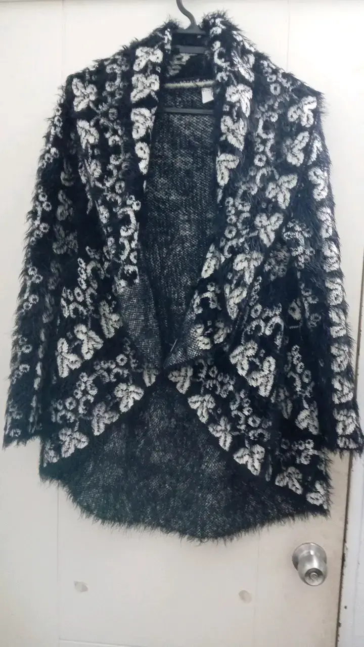 Abrigo de lana con diseño floral