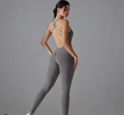 Enterito deportivo gris con espalda descubierta - miniatura 1