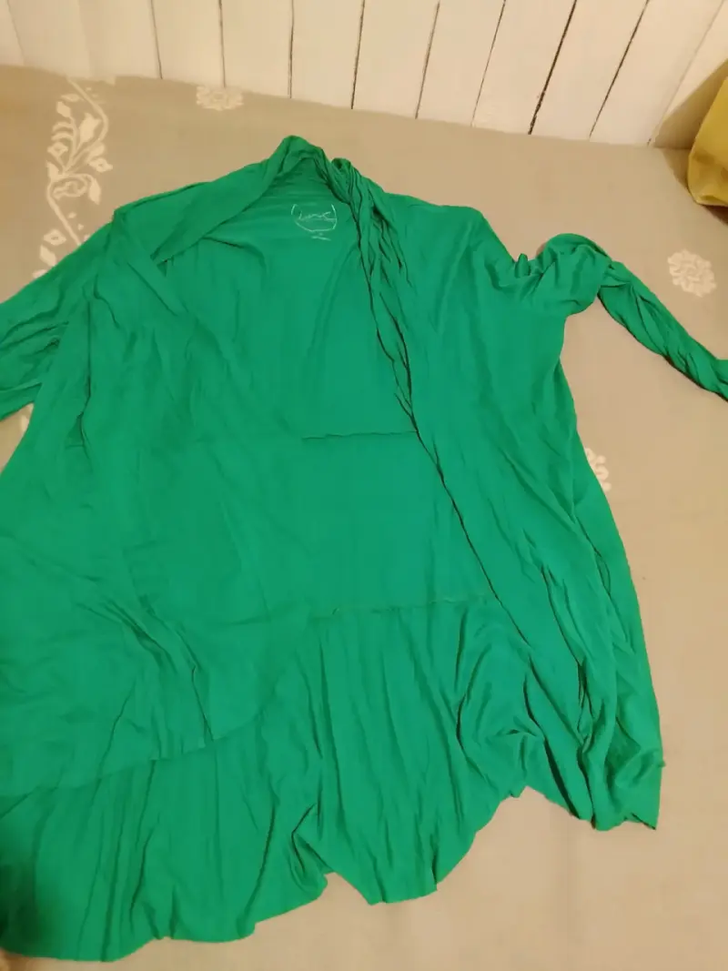 Cárdigan verde de mujer liviano