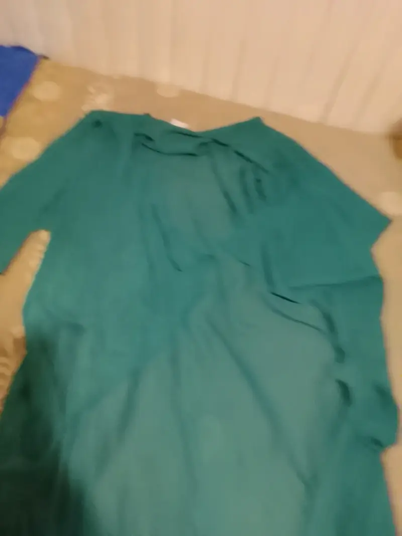 Blusa verde de manga larga