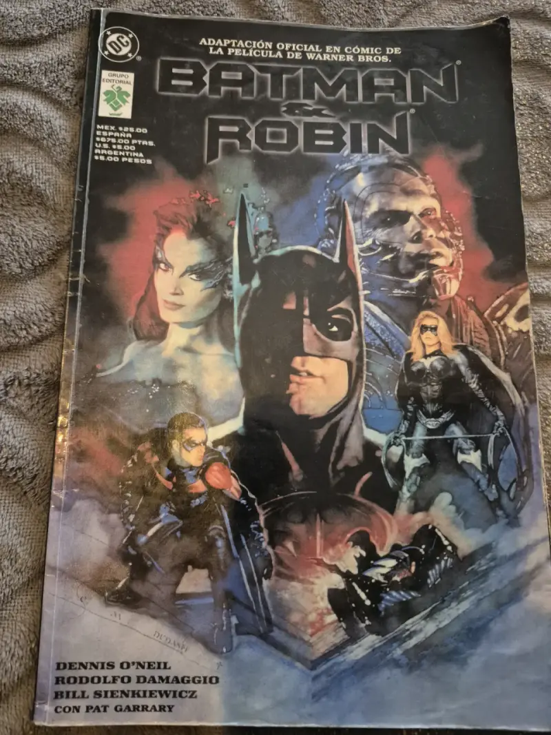Cómic Batman y Robin adaptación oficial