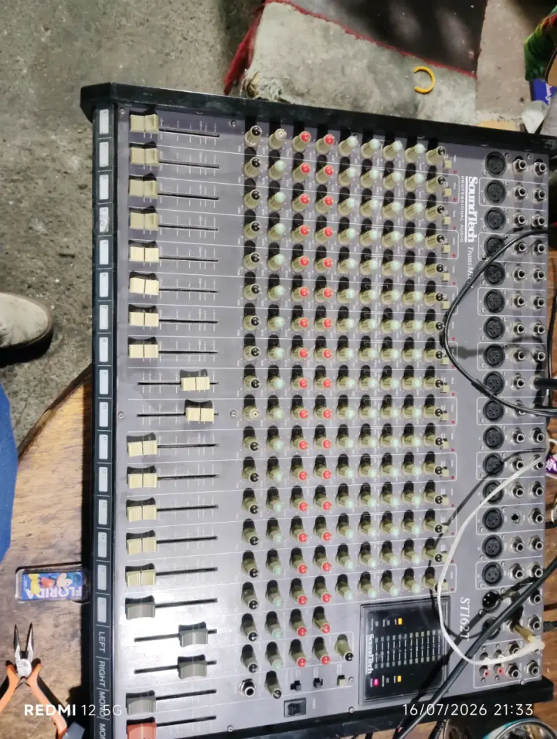 Mezclador de audio SoundTech ST1621FX - 1