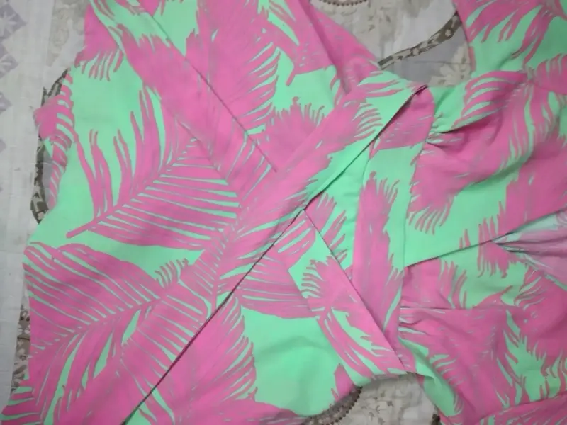 Vestido corto estampado tropical - 4