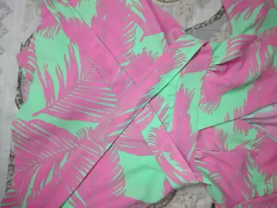 Vestido corto estampado tropical - miniatura 4