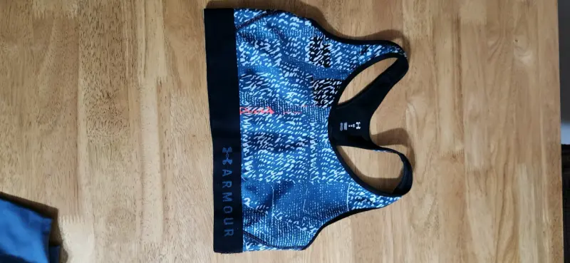 Conjunto deportivo Beactive negro con estampado - 4