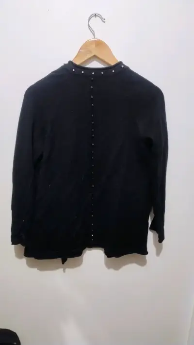Cardigan negro con detalles de perlas - miniatura 2