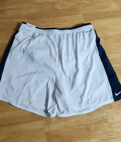 Shorts deportivos Nike azul marino - miniatura 4