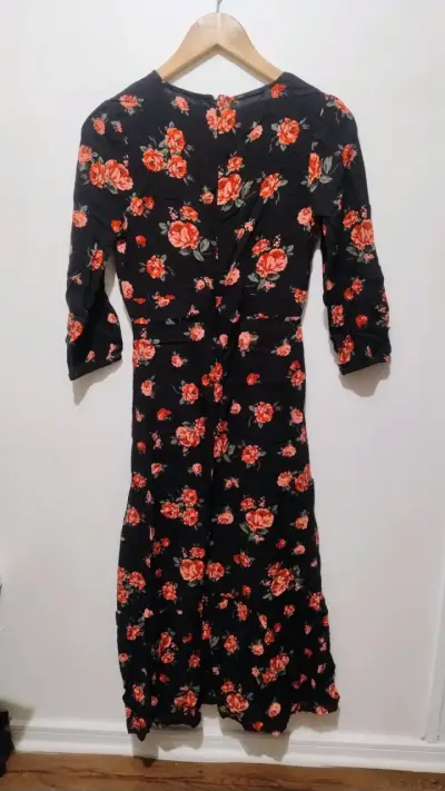 Vestido floral negro con mangas 3/4 - miniatura 3