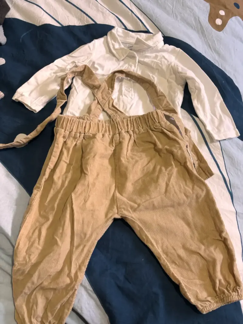 Conjunto infantil bodie y pantalón con tirantes - 1