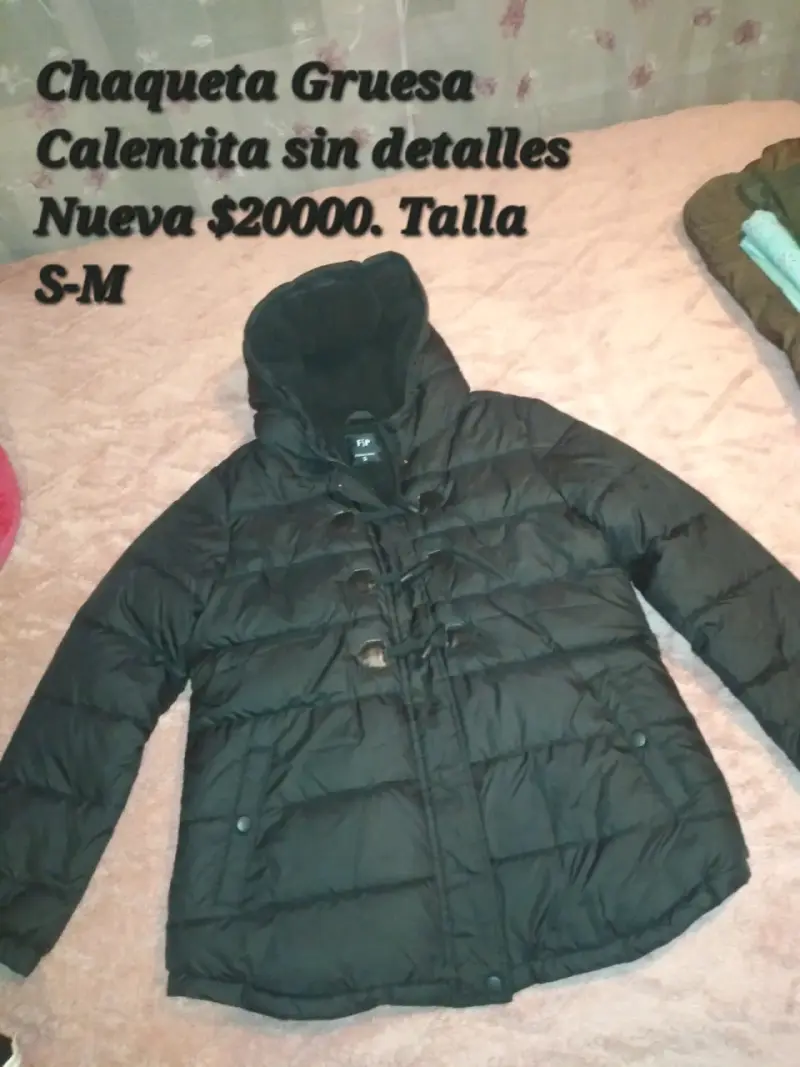 Chaqueta gruesa negra nueva talla S-M
