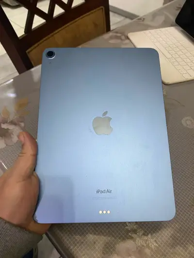 iPad Air 5 azul en buen estado - miniatura 4
