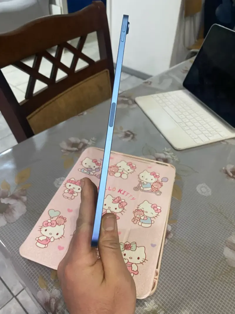 iPad Air 5 azul en buen estado - 6