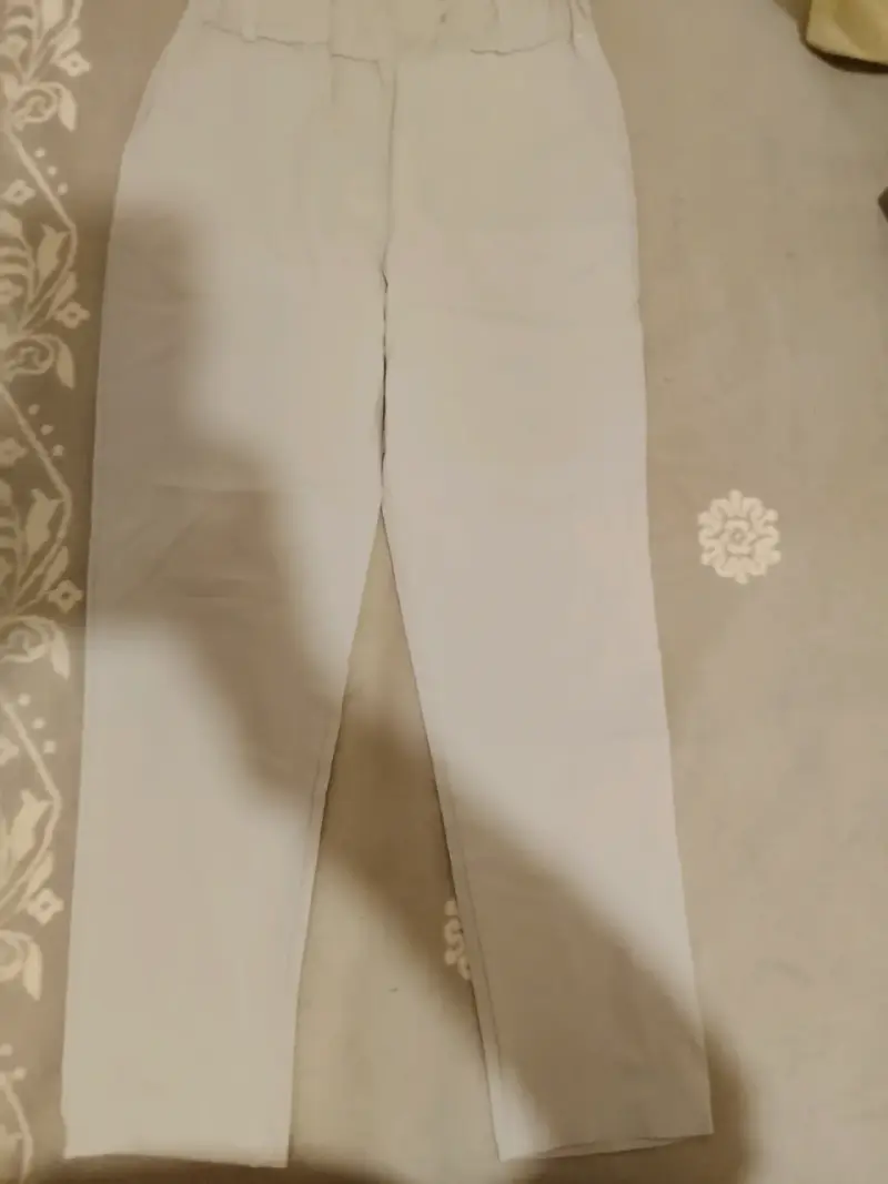 Pantalones blancos casuales para mujer