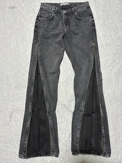 Jeans negros con cierres laterales Zara - miniatura 2