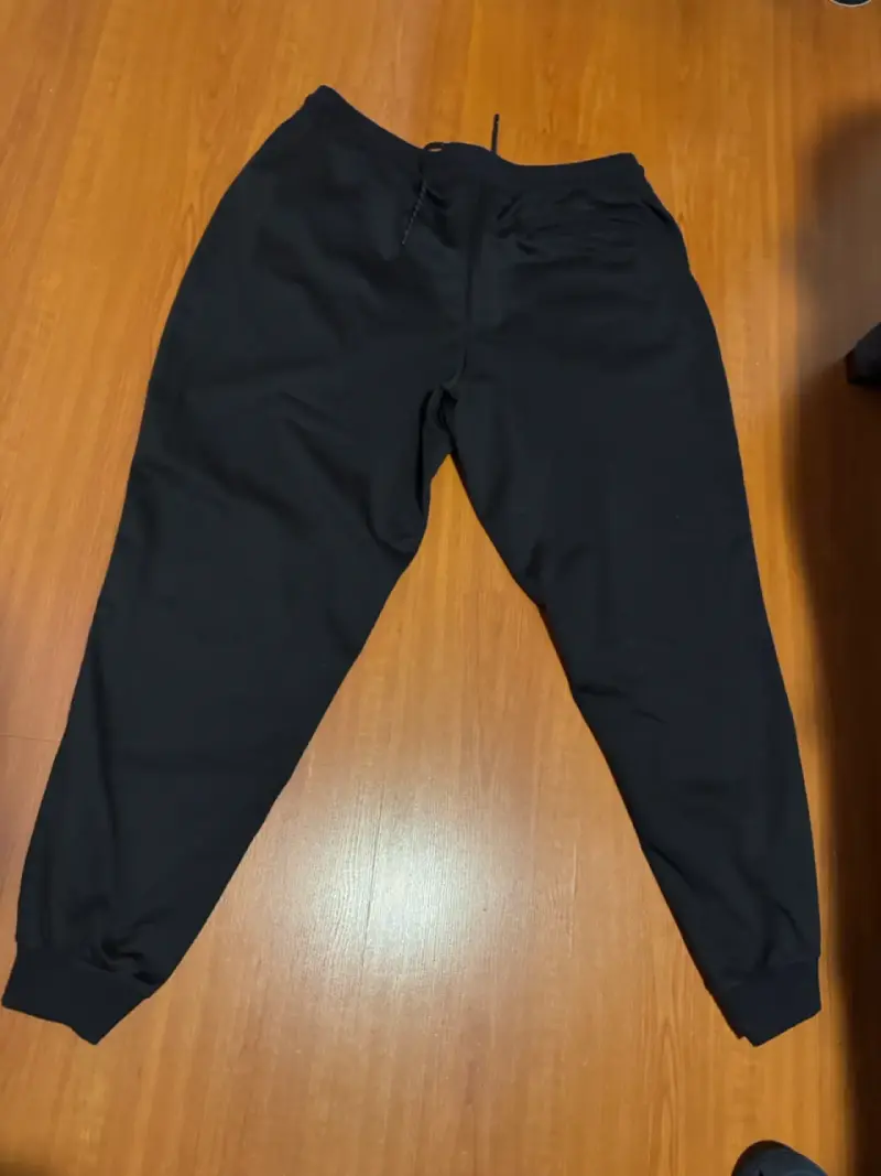 Pantalones deportivos negros - 2