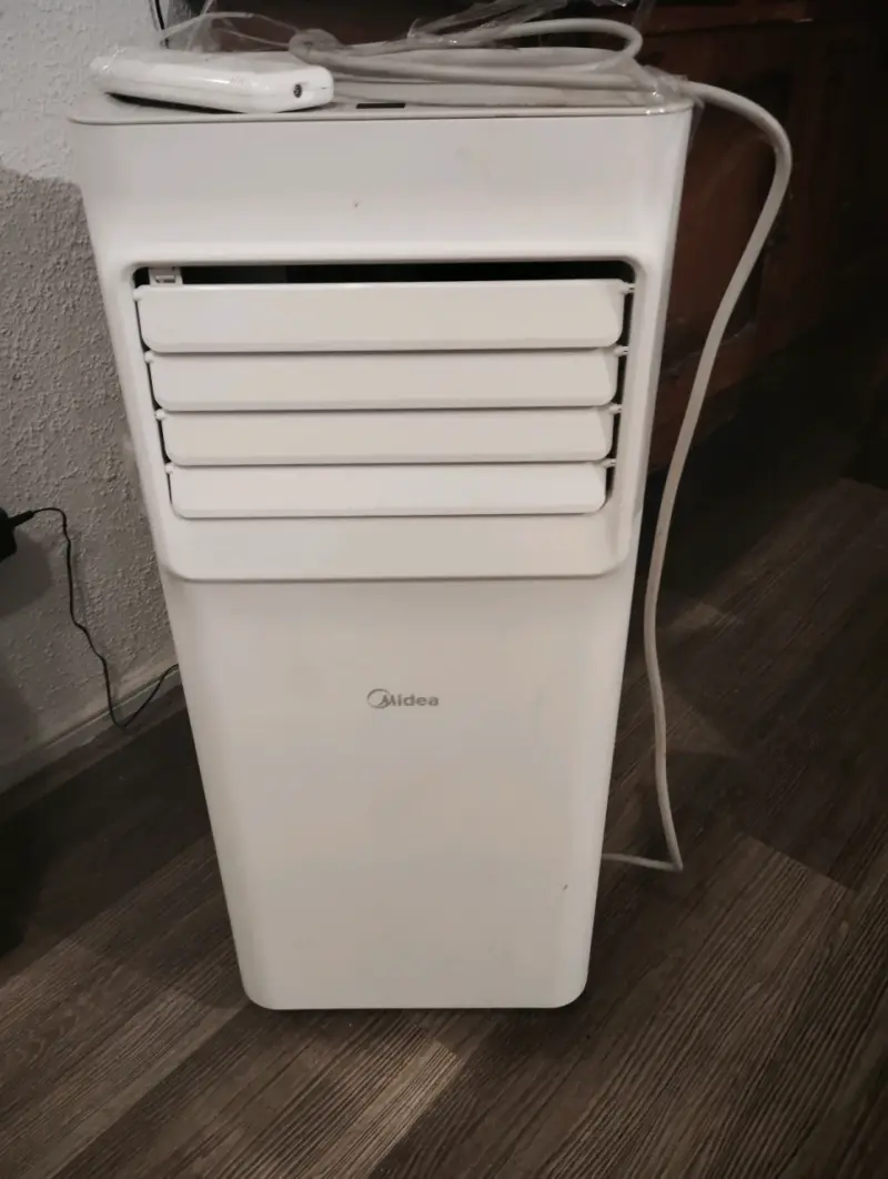 Aire acondicionado portátil Midea con control remoto - 2