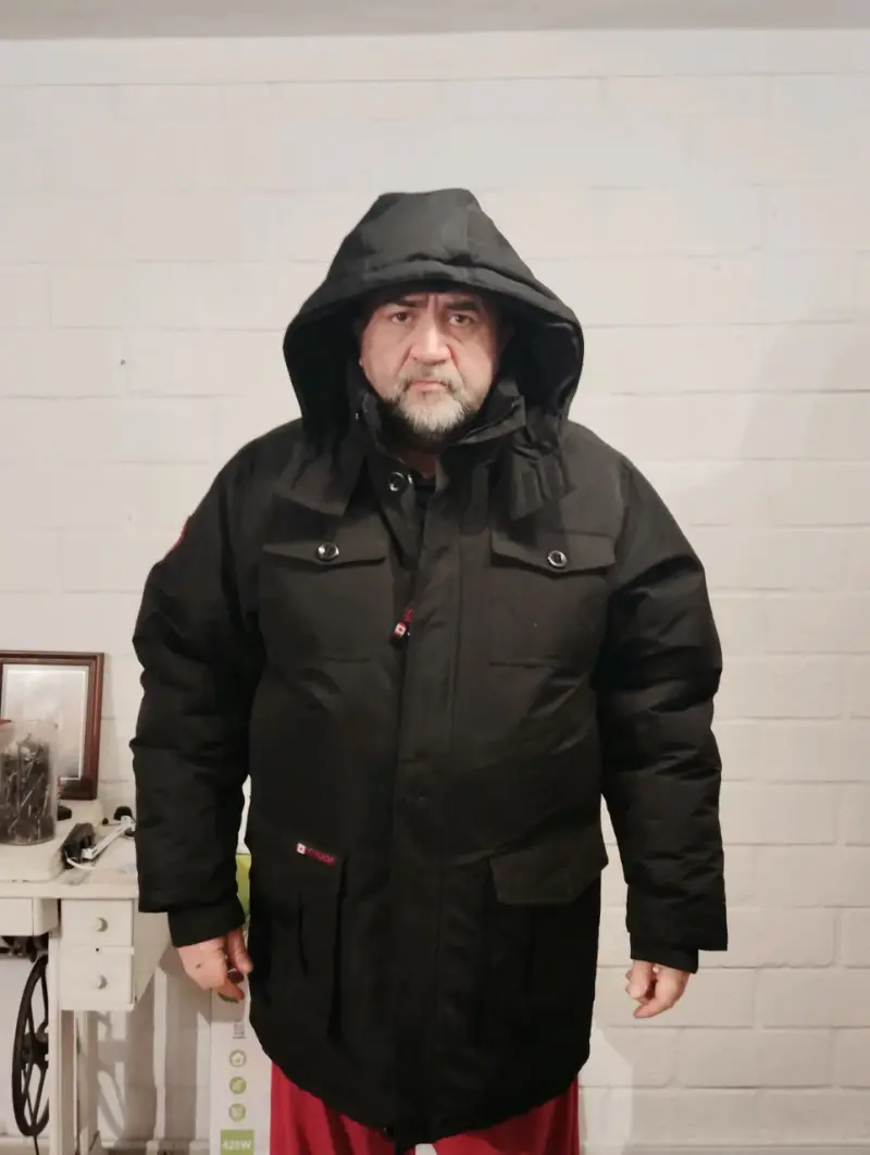 Parka negra con capucha para hombre - 5