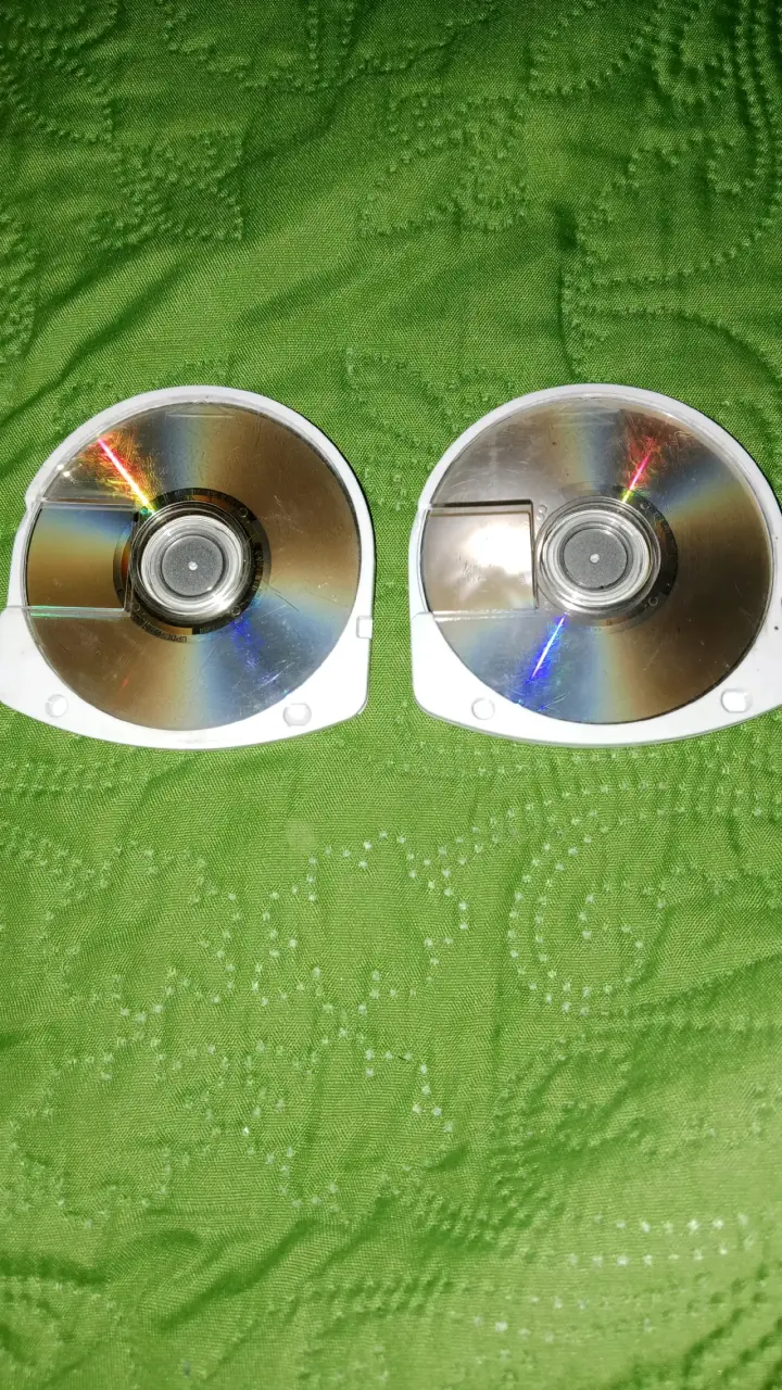 Juegos UMD PSP FIFA y Piratas del Caribe - 2