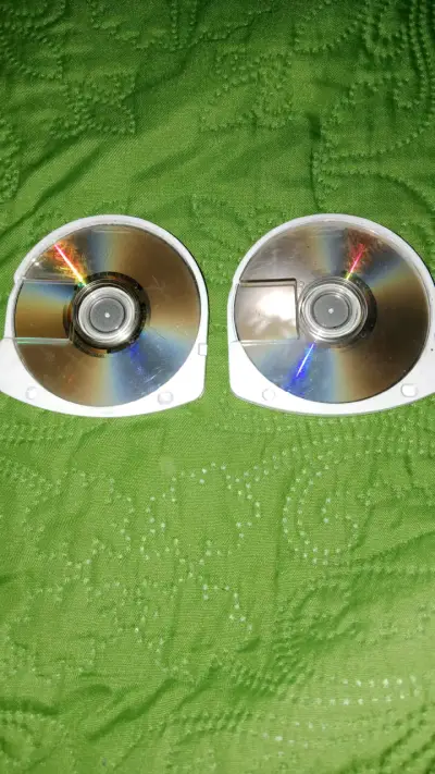 Juegos UMD PSP FIFA y Piratas del Caribe - miniatura 2