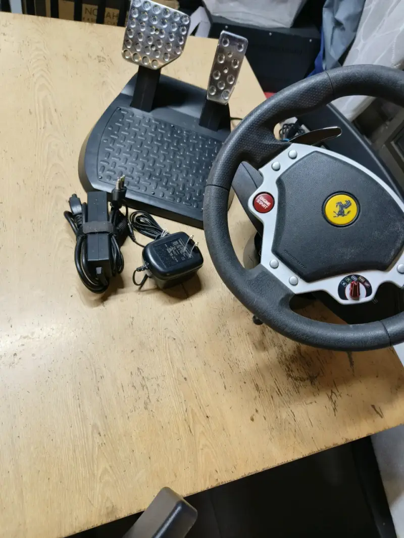 Volante y pedales Thrustmaster Ferrari ,ps3 ,pc