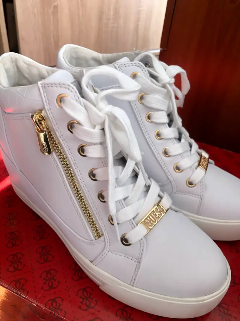Zapatillas Guess con plataforma y cierre lateral - 3