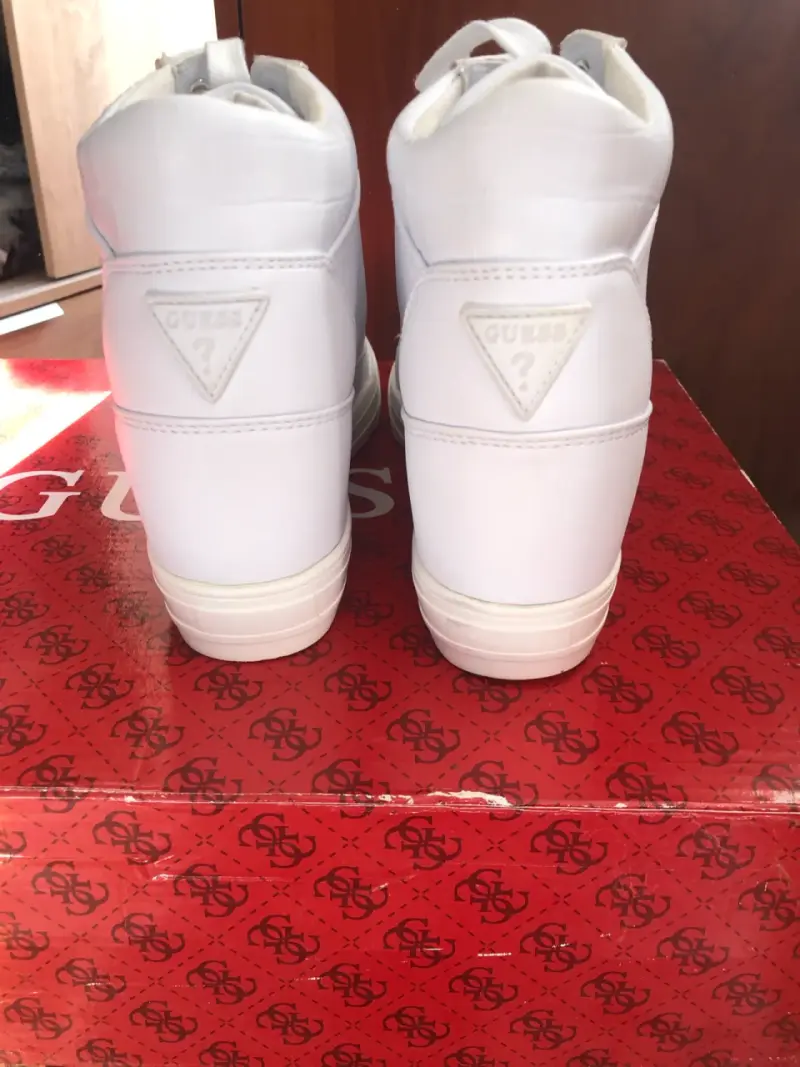 Zapatillas Guess con plataforma y cierre lateral - 4